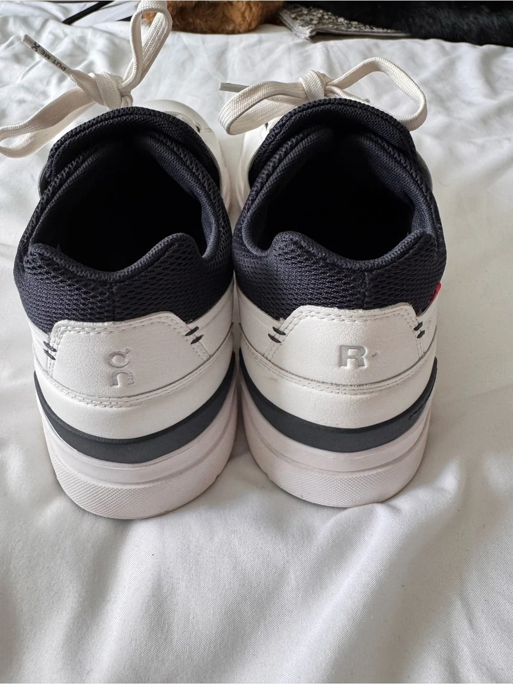 On Clouds The Roger Advantage Tennis Sneaker